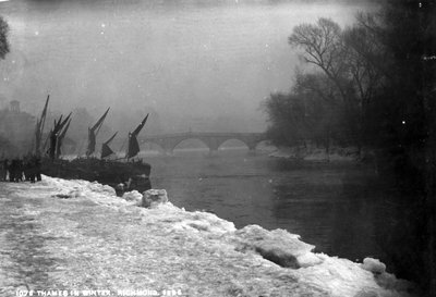 Il Tamigi in inverno, 1895 da English Photographer